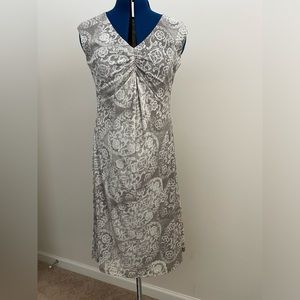Dress & sweater outfit gray & white size medium
